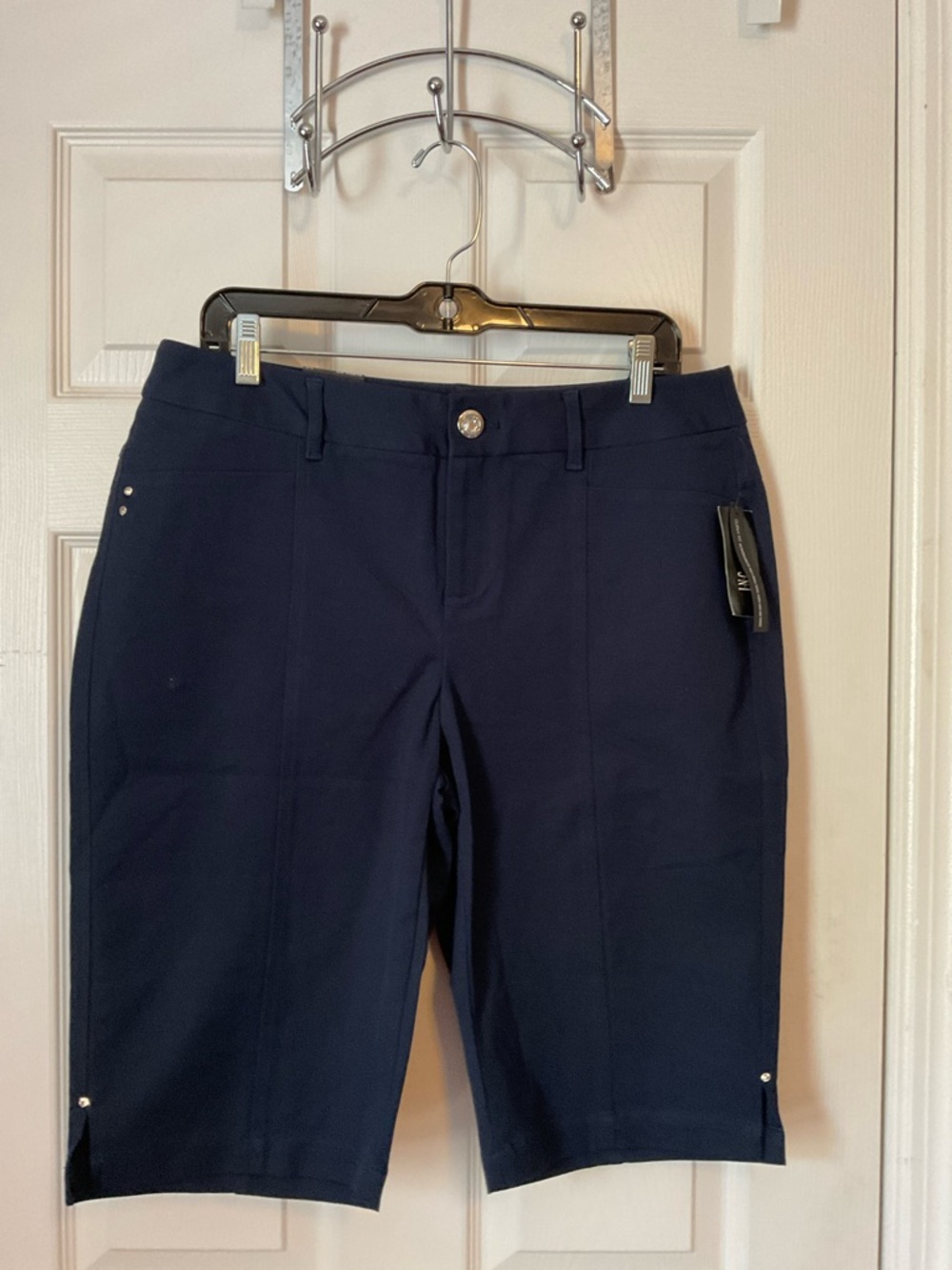 INC Women’s Bermuda Stud Design Curvy Fit Summer Vacation Shorts Size 10 NWT